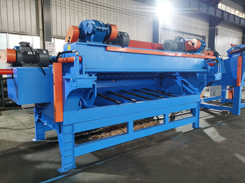 Veneer Peeling Machine.jpg